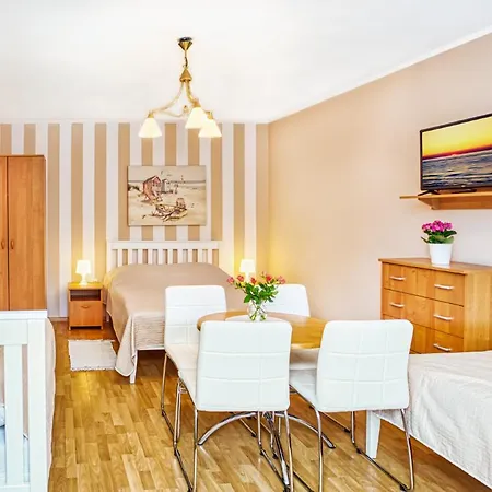 홈스테이 Muszelka Przy Morzu