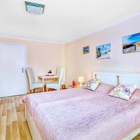 Muszelka Przy Morzu * 야스타르니아