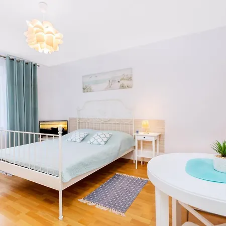 홈스테이 Muszelka Przy Morzu 야스타르니아