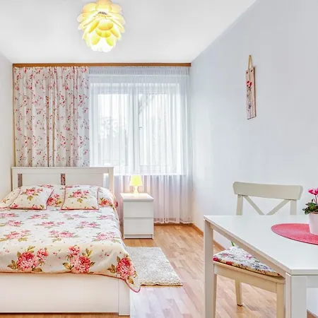 Muszelka Przy Morzu 야스타르니아